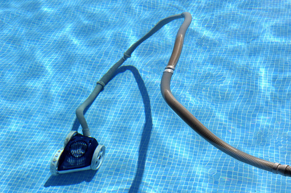 Choosing An Automatic Pool Cleaner